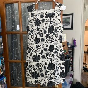 Women’s Derek heart dress. Size L